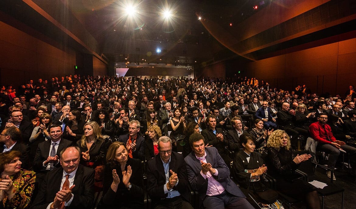 Read more about the article 卡訊電子BXB創新有成-UFO系列會議麥克風榮獲2015 iF產品設計大獎